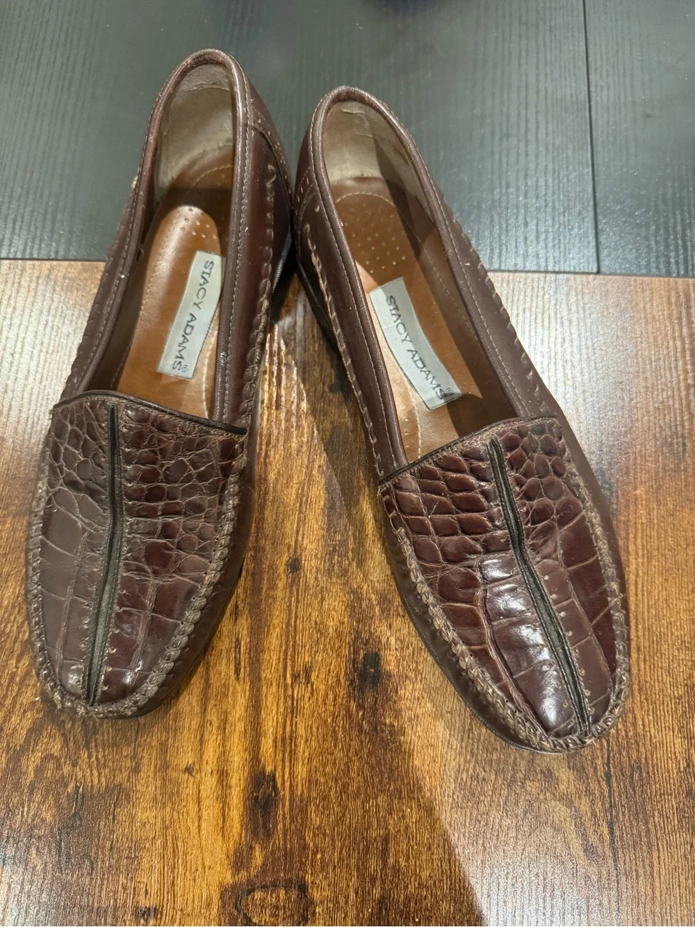 Stacy Adams Brown Croc-Embossed Leather Loafers - size 10.5